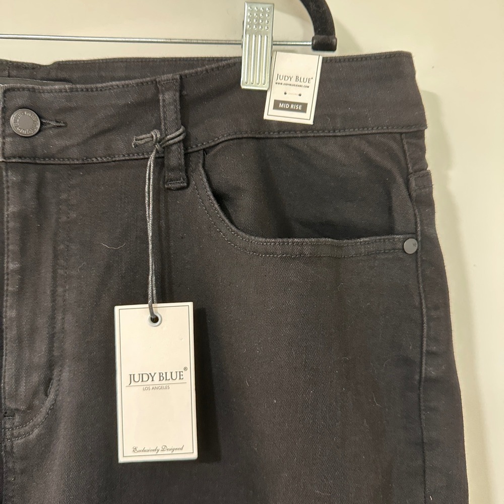 Judy Blue Capri Fit Jeans Womens 22W Black Mid Rise Stretch JB88239 - Picture 2 of 13